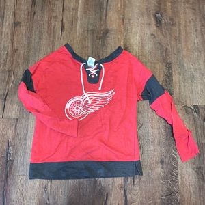 Red wings top